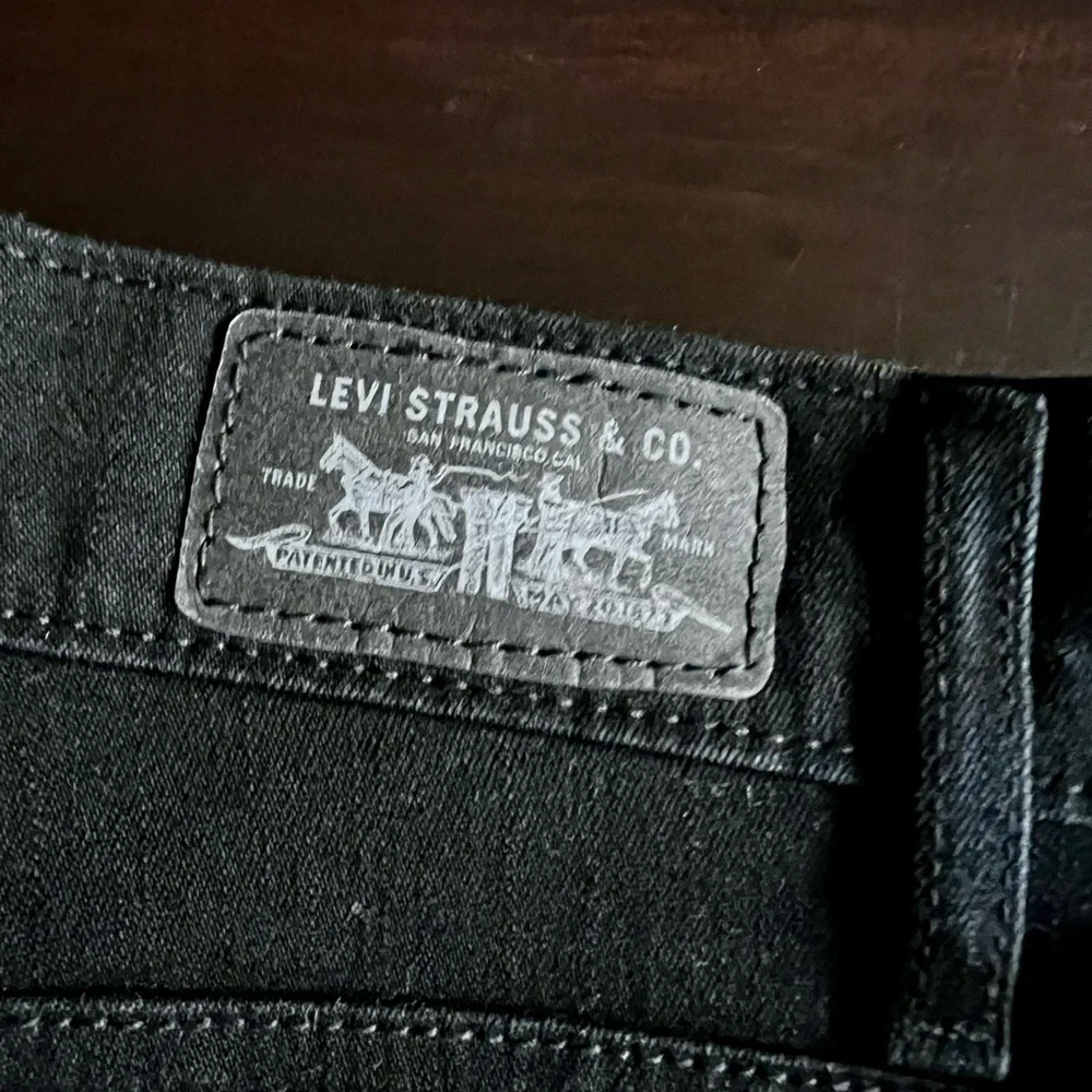 Levi’s 512 Perfectly Slimming Bootcut Jeans - Picture 4 of 11